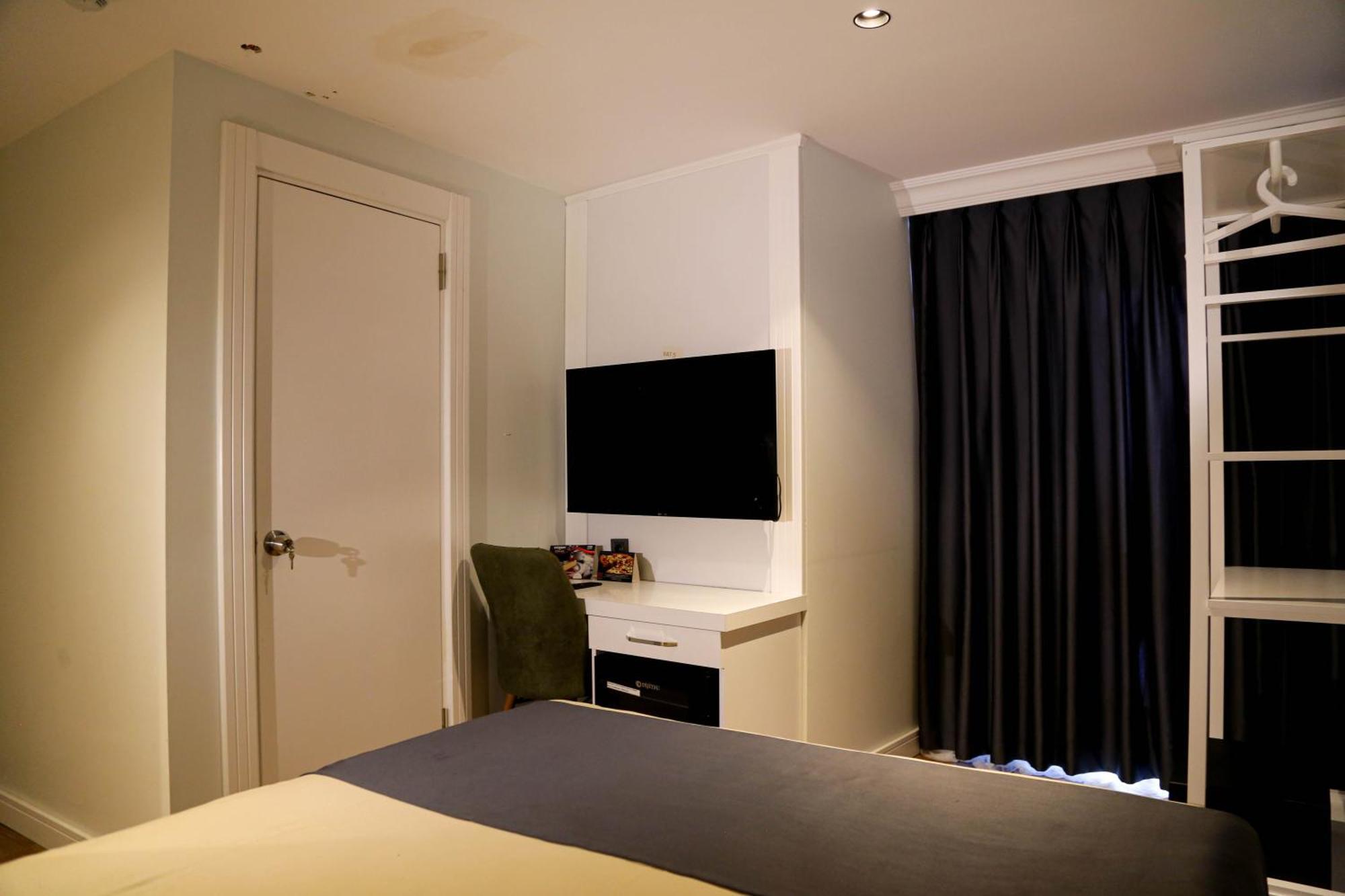 Axu Airport Hotel Arnavutkoy Екстериор снимка A room at the hotel