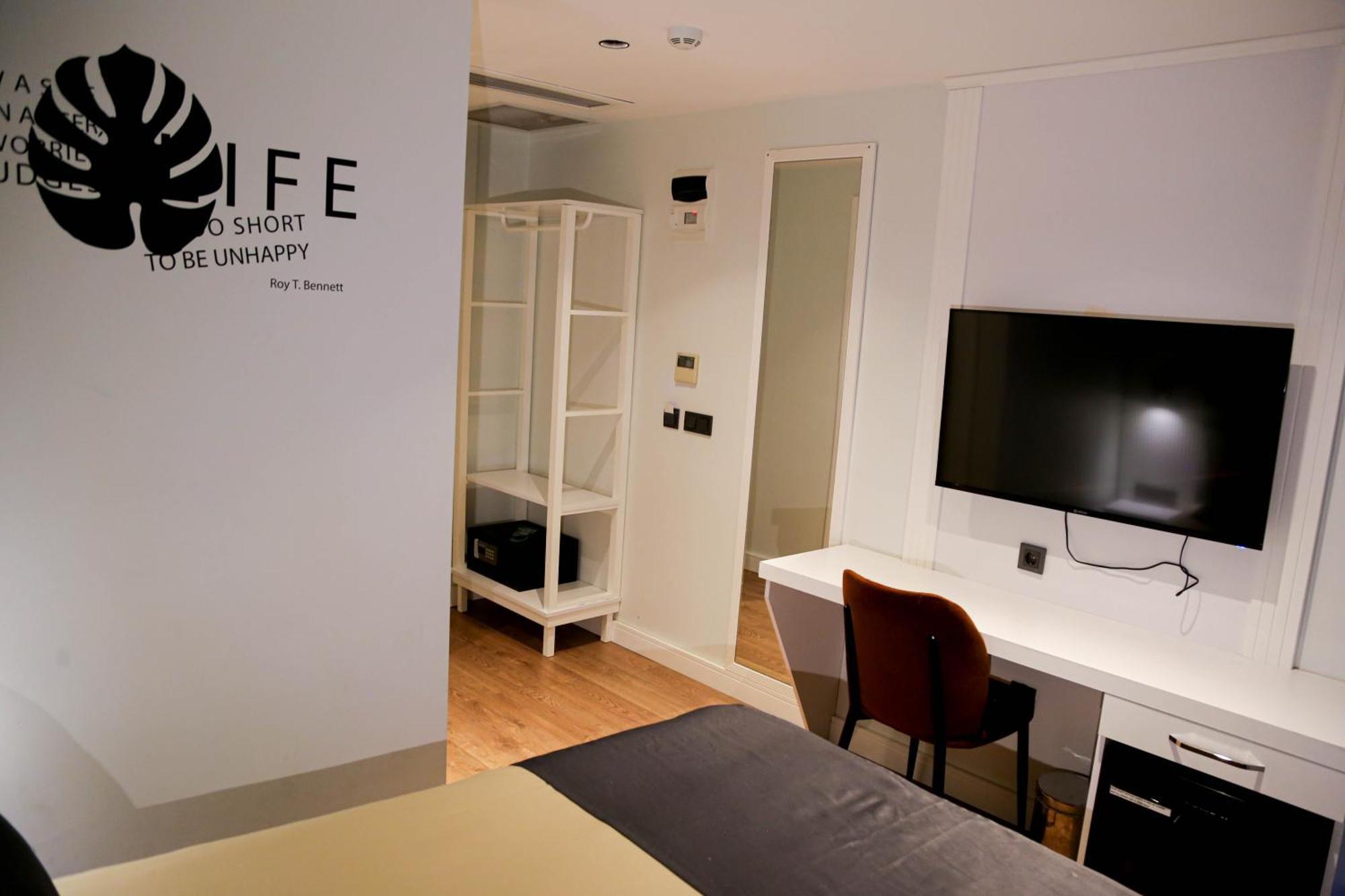 Axu Airport Hotel Arnavutkoy Екстериор снимка A room at the hotel