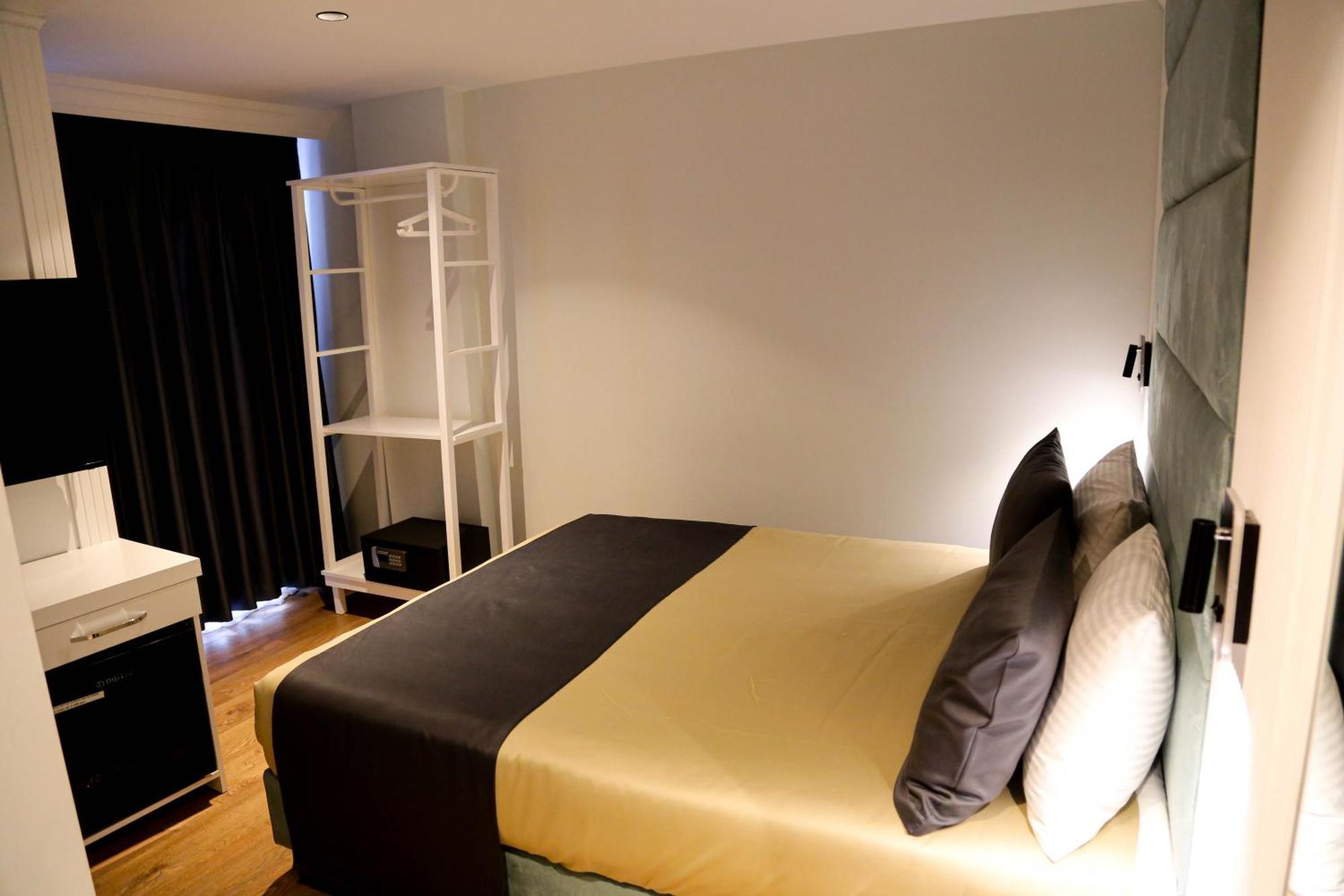 Axu Airport Hotel Arnavutkoy Екстериор снимка A room at the hotel